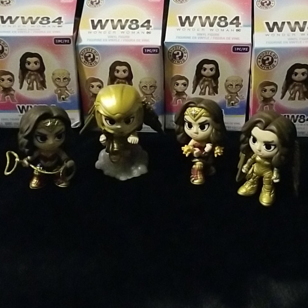 Funko. Wonder Woman WW84 mini figures